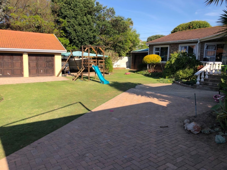 To Let 3 Bedroom Property for Rent in Mossel Bay Central Western Cape